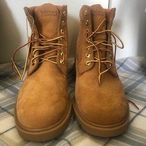 unworn waterproof timberlands